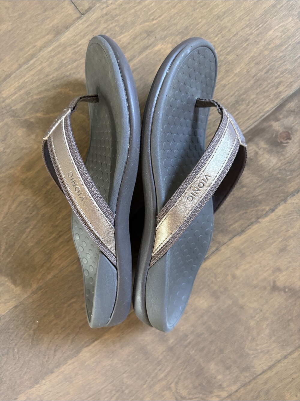 Vionic Tide Flip Flop Sandals with Bronze Straps Women’s Size 5 - Picture 4 of 7